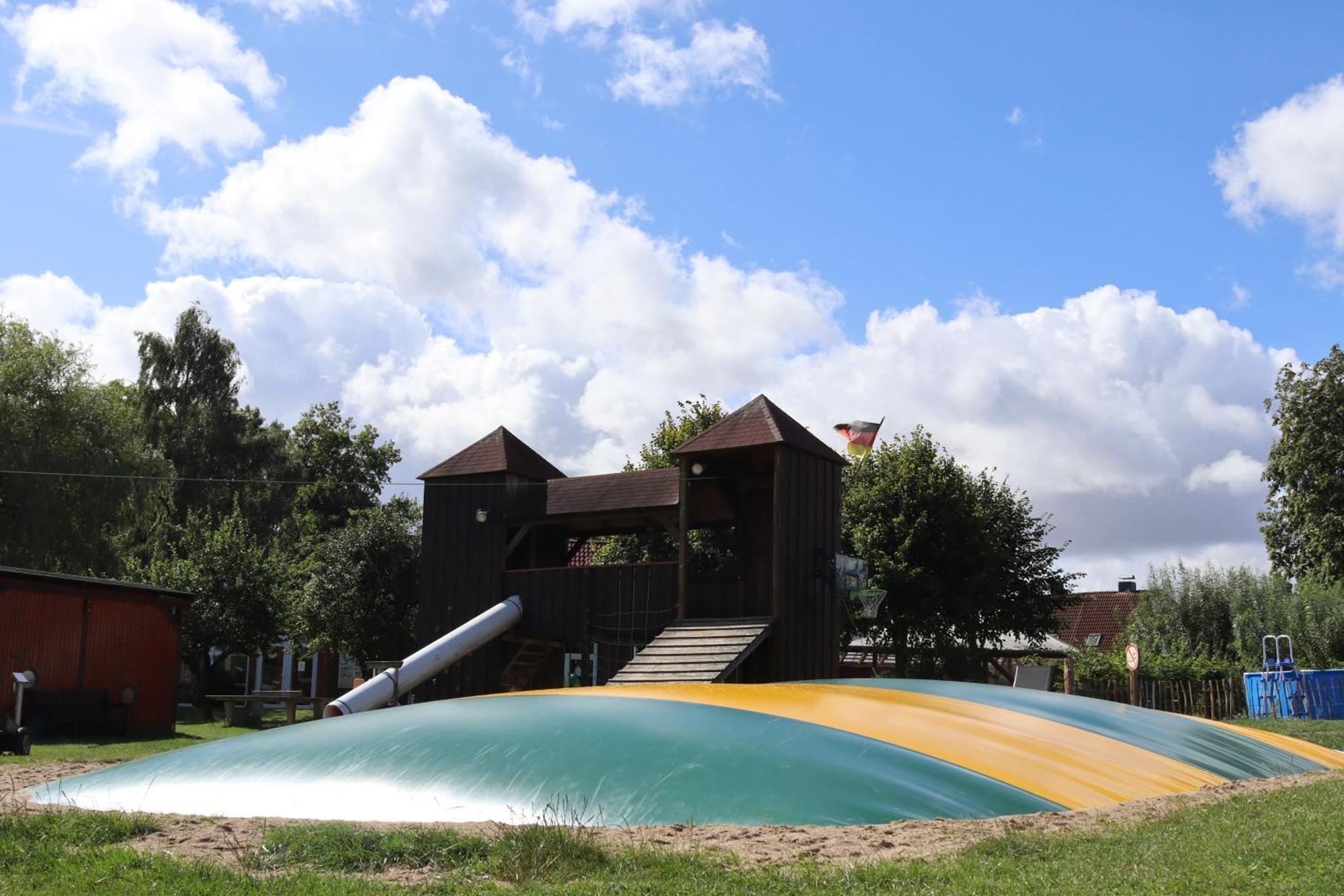 Wellnesshaus Blumenwiese Auf Dem Ostsee Ferienhof Mit Sauna-Whirlwanne Schwienkuhl Esterno foto
